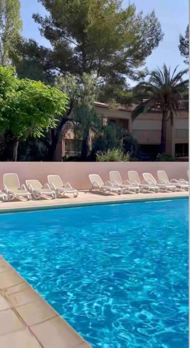 Appartement Piscine Tennis Acces Prive Plage Joia Sanary-sur-Mer Exteriör bild